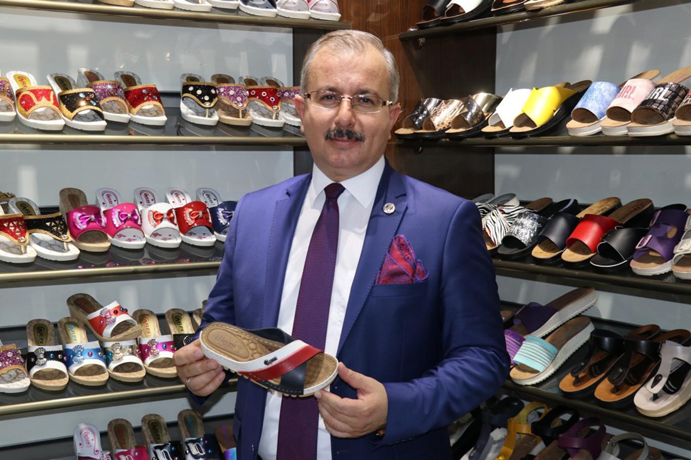 Gaziantep'te yılda yaklaşık 200 milyon çift terlik üretiliyor Gaziantep'te yılda yaklaşık 200 milyon çift terlik üretiliyor